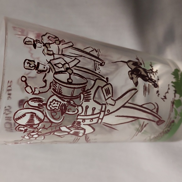 Vintage Drinking Glasses Set of 2 - Daisy Design & The Buggy Design - Picture 3 of 8